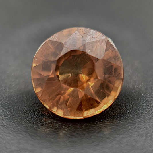 Granato ColorChange Naturale Tondo 0.80ct – Gemma Rara Cambia Colore