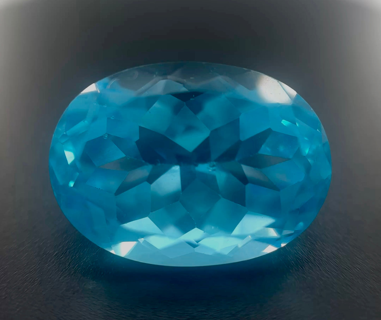 Topazio Swiss Naturale Ovale 17.70ct – Pietra Preziosa Azzurra per Gioielleria