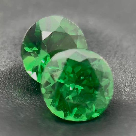 Tsavorite Naturale Tondi 0.55ct – Gemma Rara Verde per Gioielleria