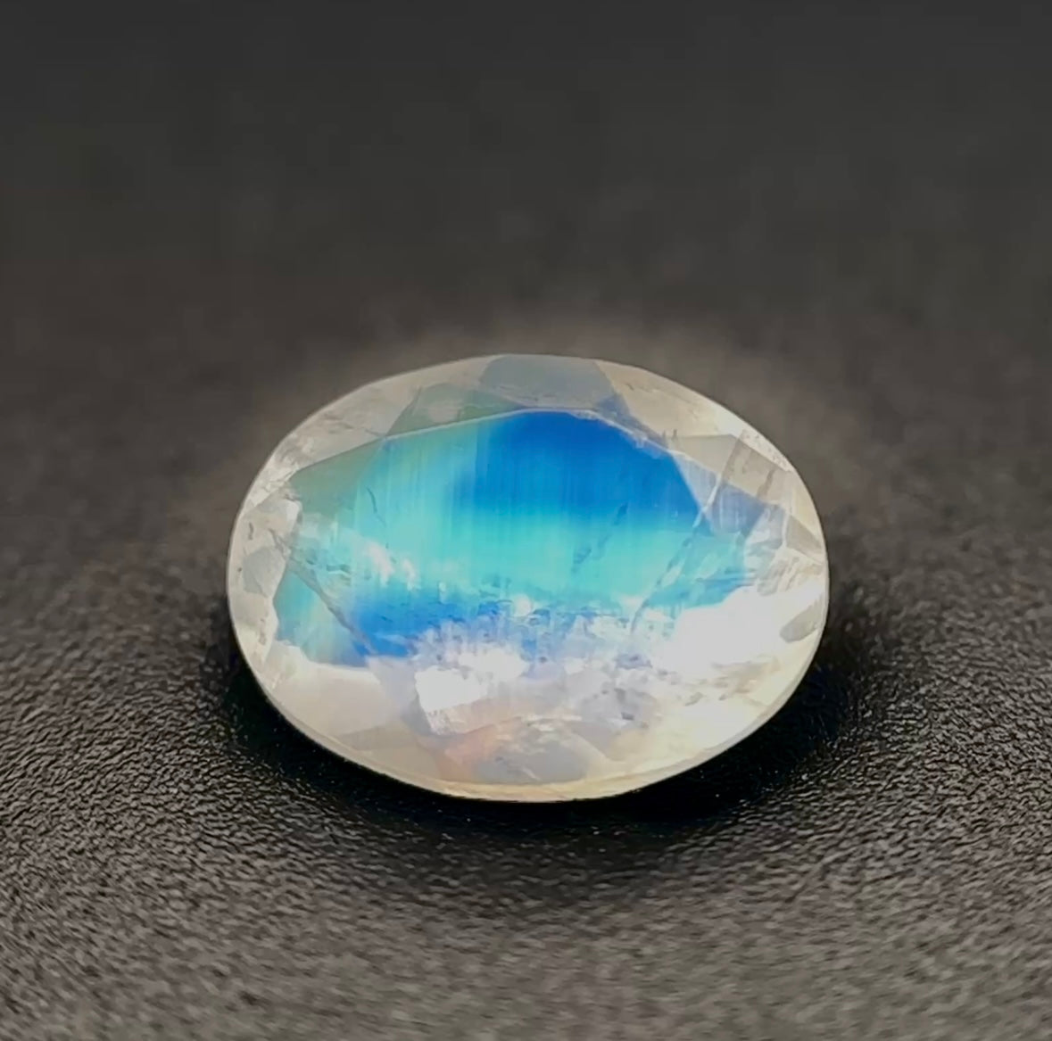 MOONSTONE 🤍 CT 1.20