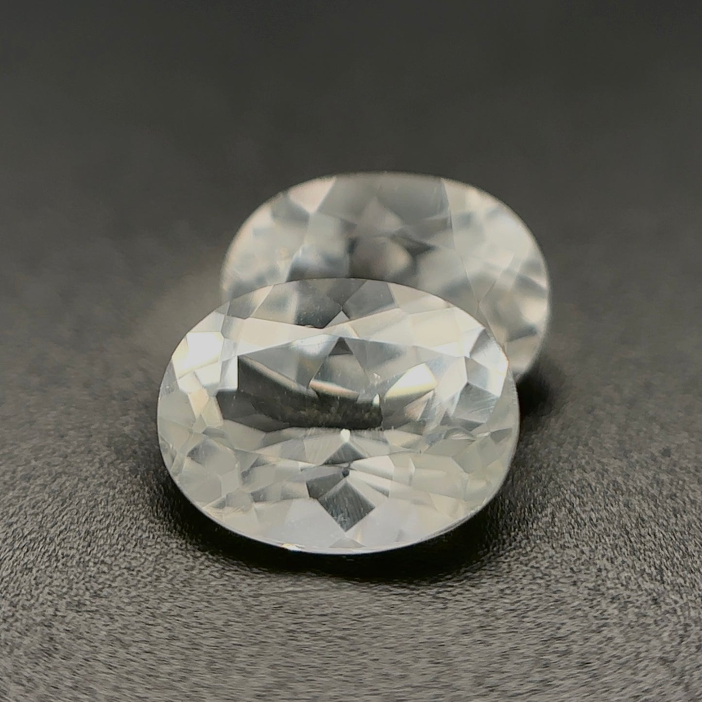 WHITE TOPAZ 🤍 CT 3.00