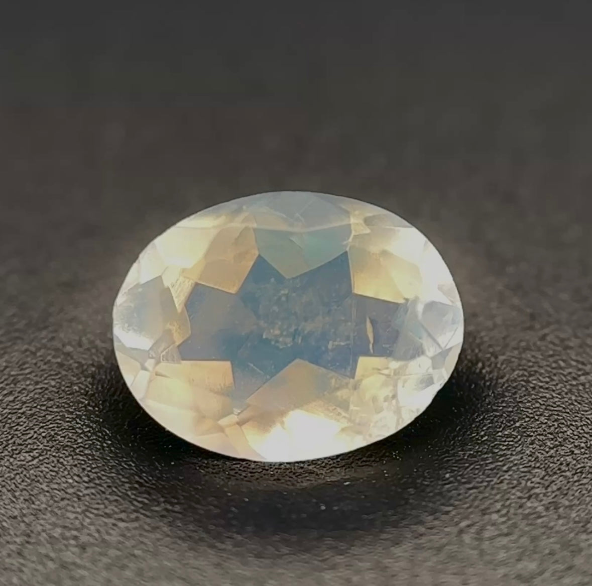 MOONSTONE 🤍 CT 1.20