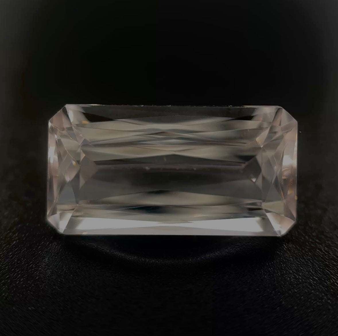 DANBURITE 🤍 CT 5.00