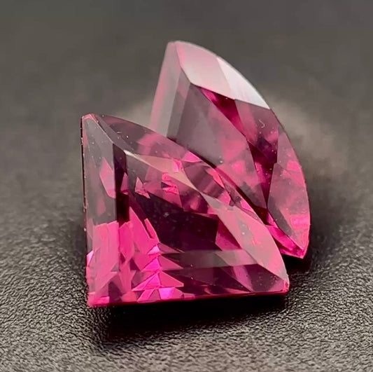 Rodolite Naturale Ventagli 2.50ct – Granato Porpora per Alta Gioielleria