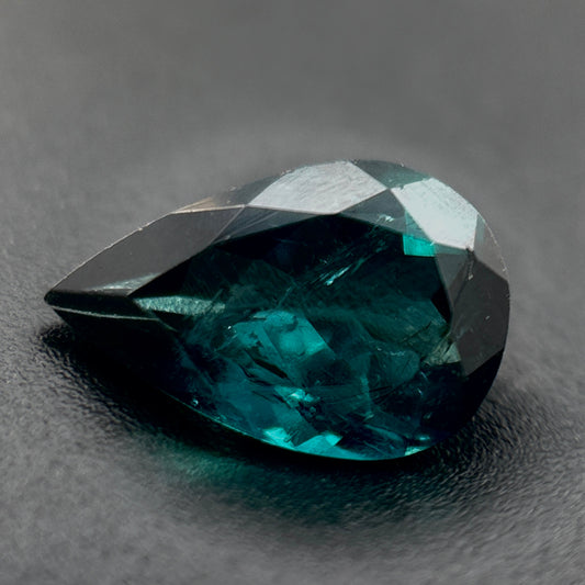 Tormalina Indicolite Goccia 0.95ct – Pietra Preziosa Rara per Gioielleria