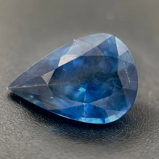 Zaffiro Blu Naturale Goccia 1.25ct – Pietra Preziosa per Alta Gioielleria