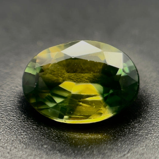 Zaffiro Bicolore Naturale Ovale 1.50ct – Pietra Preziosa Rara per Alta Gioielleria