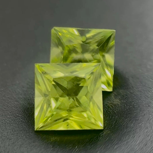 Peridot Naturale Carre 1.35ct – Pietra Preziosa Verde per Gioielleria