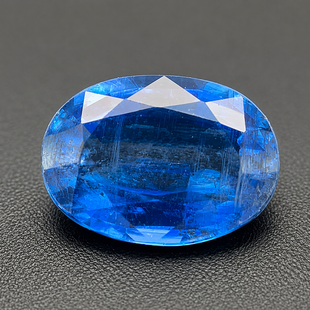 Kyanite Naturale Ovale 3.00ct – Gemma Blu per Gioielleria