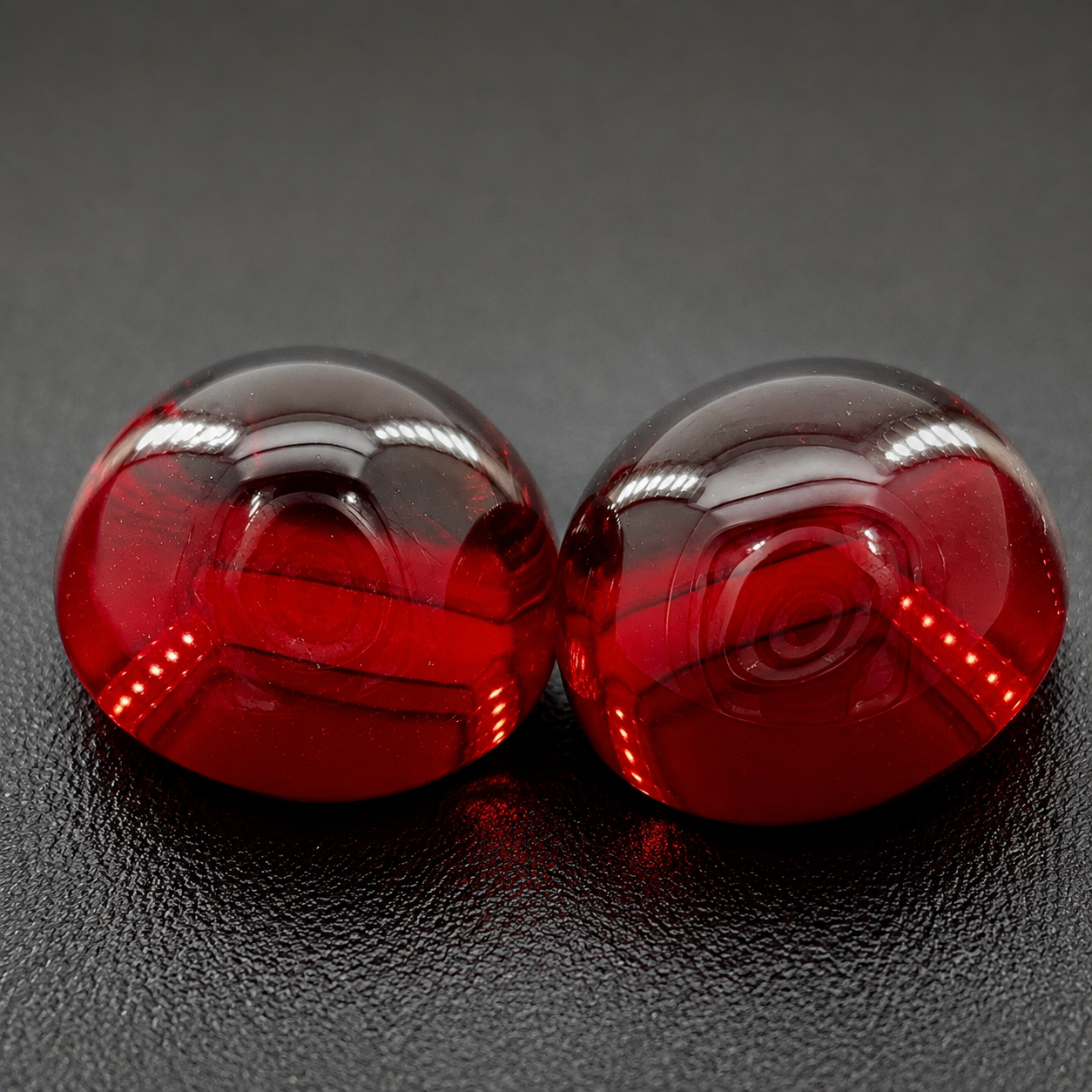 Granato Naturale Tondi Cabochon 3.25ct – Pietra Preziosa Rossa per Gioielleria