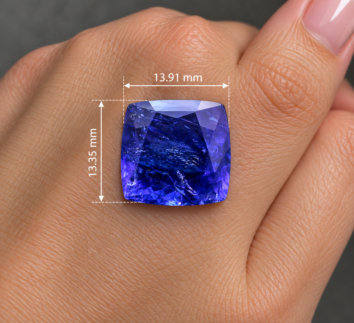 Tanzanite Naturale Cushion 15.95ct – Gemma Rarissima per Alta Gioielleria