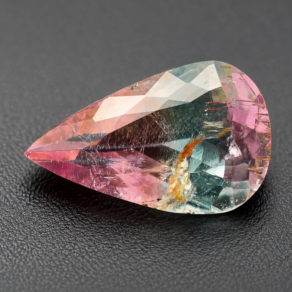 Tormalina Watermelon Goccia 2.20ct – Pietra Bicolore Rara per Gioielleria