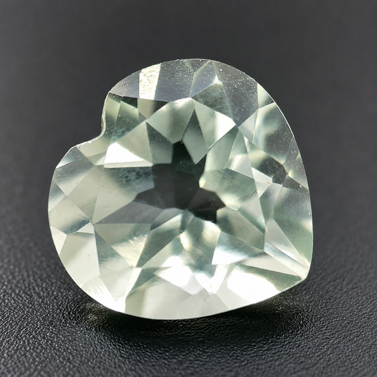 Praseolite Naturale Cuore 3.30ct – Quarzo Verde per Gioielleria