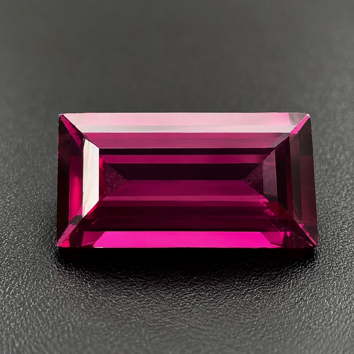Rodolite Naturale Baguette 1.65ct – Granato Porpora per Alta Gioielleria