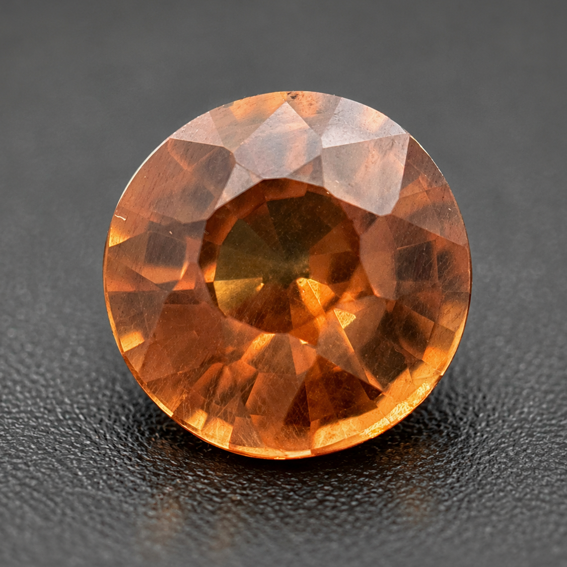 Granato ColorChange Naturale Tondo 0.80ct – Gemma Rara Cambia Colore