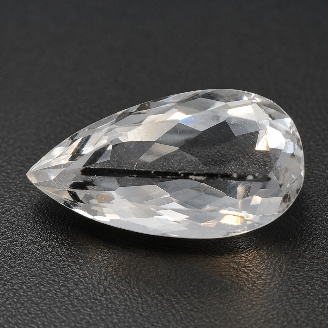 Quarzo Tormalinato Goccia 2.15ct – Pietra Sempreziosa per Gioielleria
