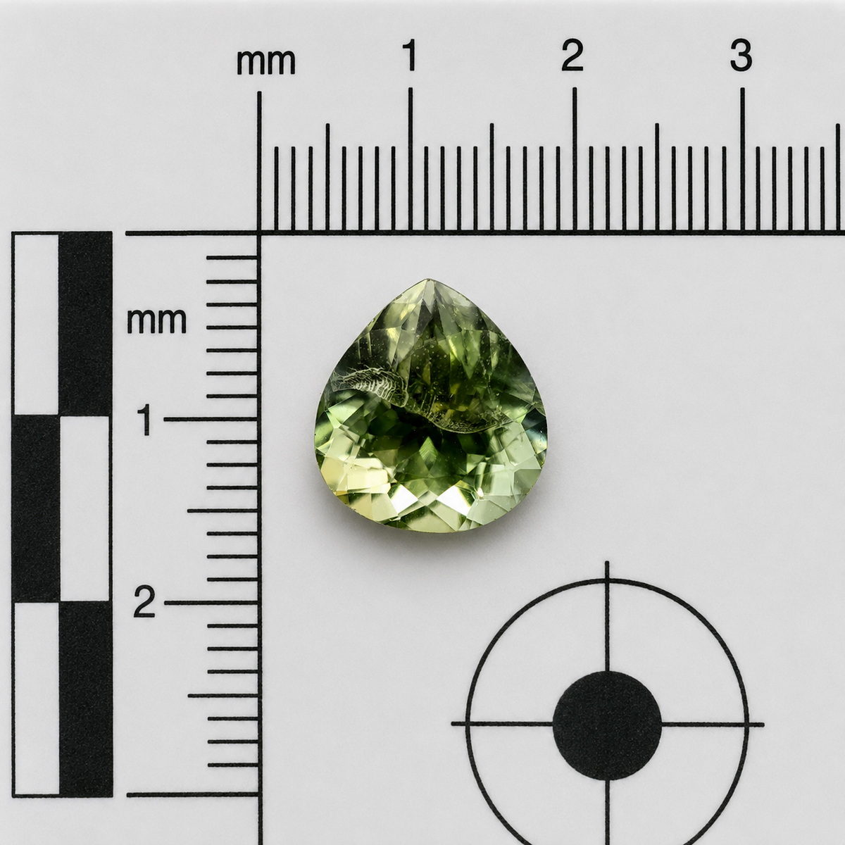 Apatite Naturale Goccia 4.95ct – Pietra Preziosa Verde per Gioielleria