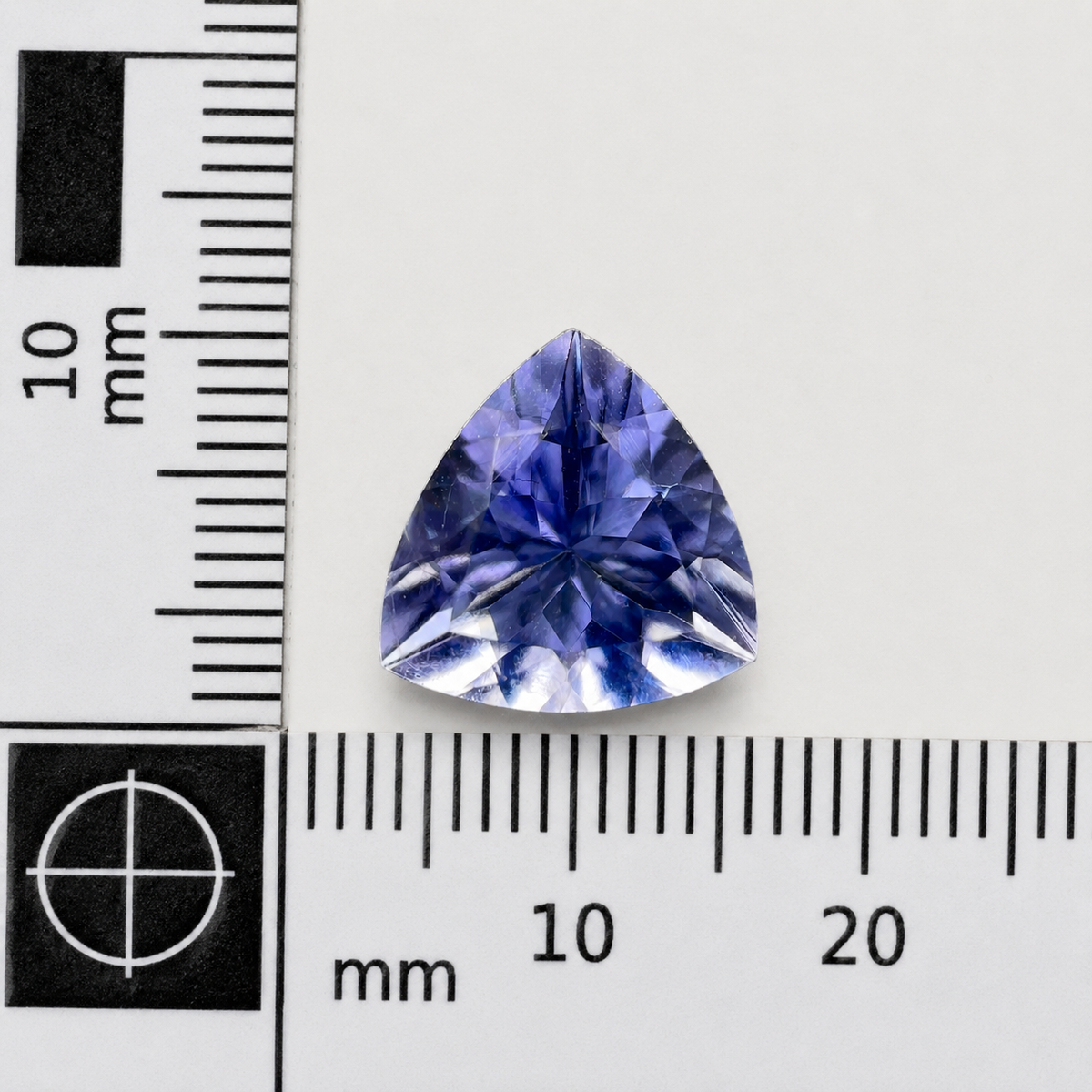 Iolite Naturale Trillion 1.55ct – Gemma Viola Pleocroica per Gioielleria