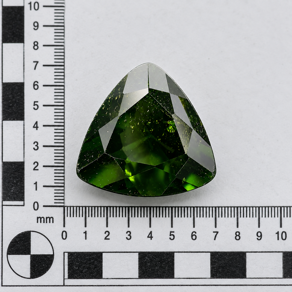 Cromodiopside Naturale Trillion 3.10ct – Gemma Verde Siberiana per Gioielleria