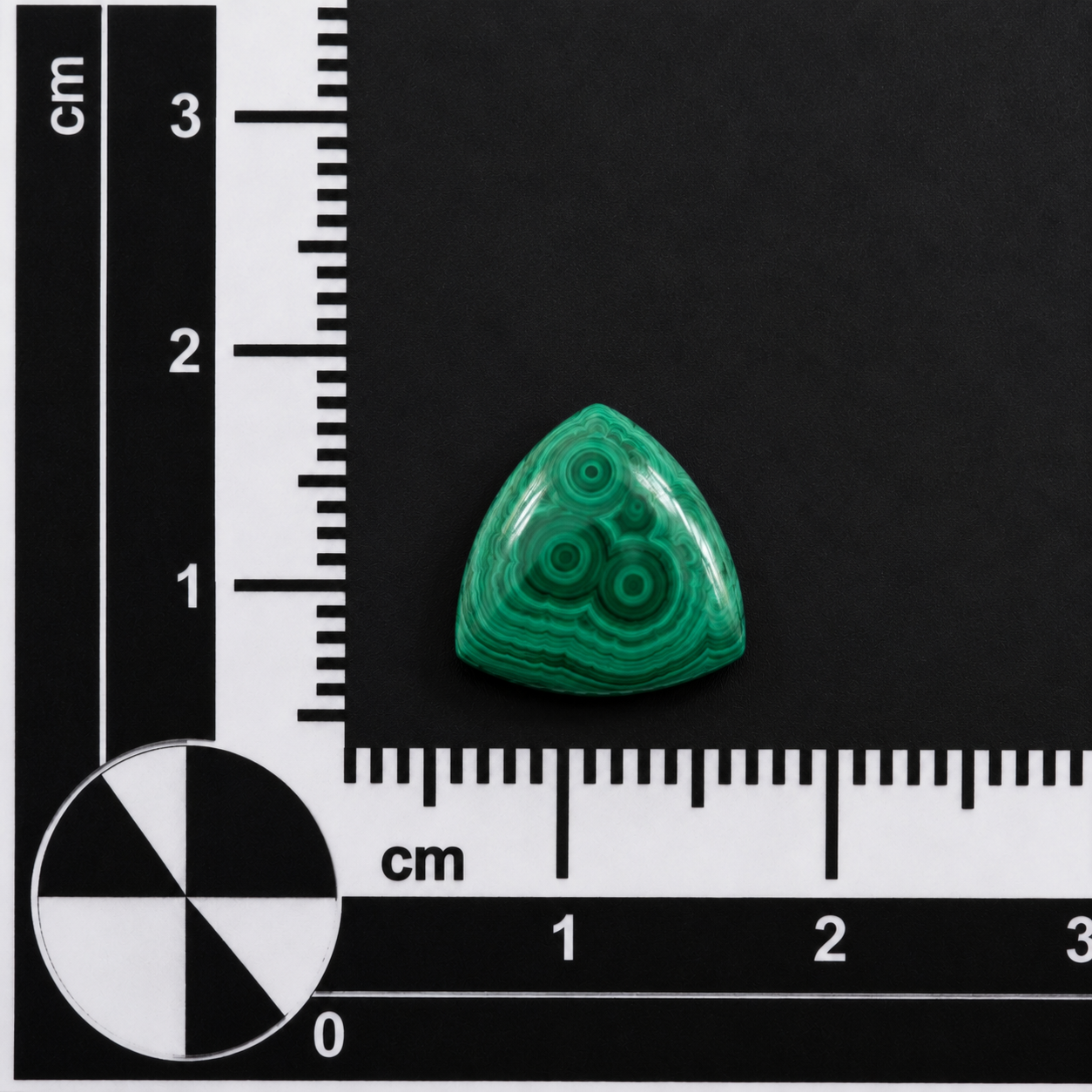 Malachite Naturale Trillion Cabochon 9.65ct – Pietra Semipreziosa Verde per Gioielleria