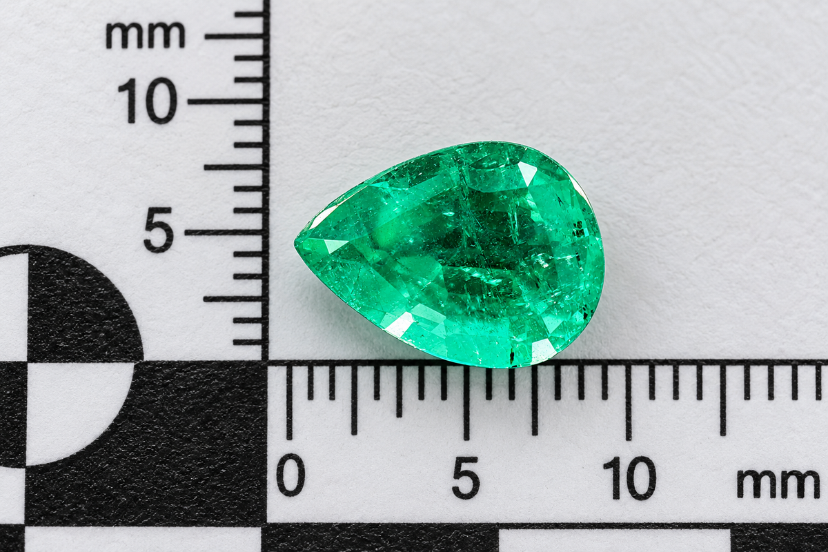 Smeraldo Naturale Goccia 0.70ct - Pietra Preziosa per Gioielleria