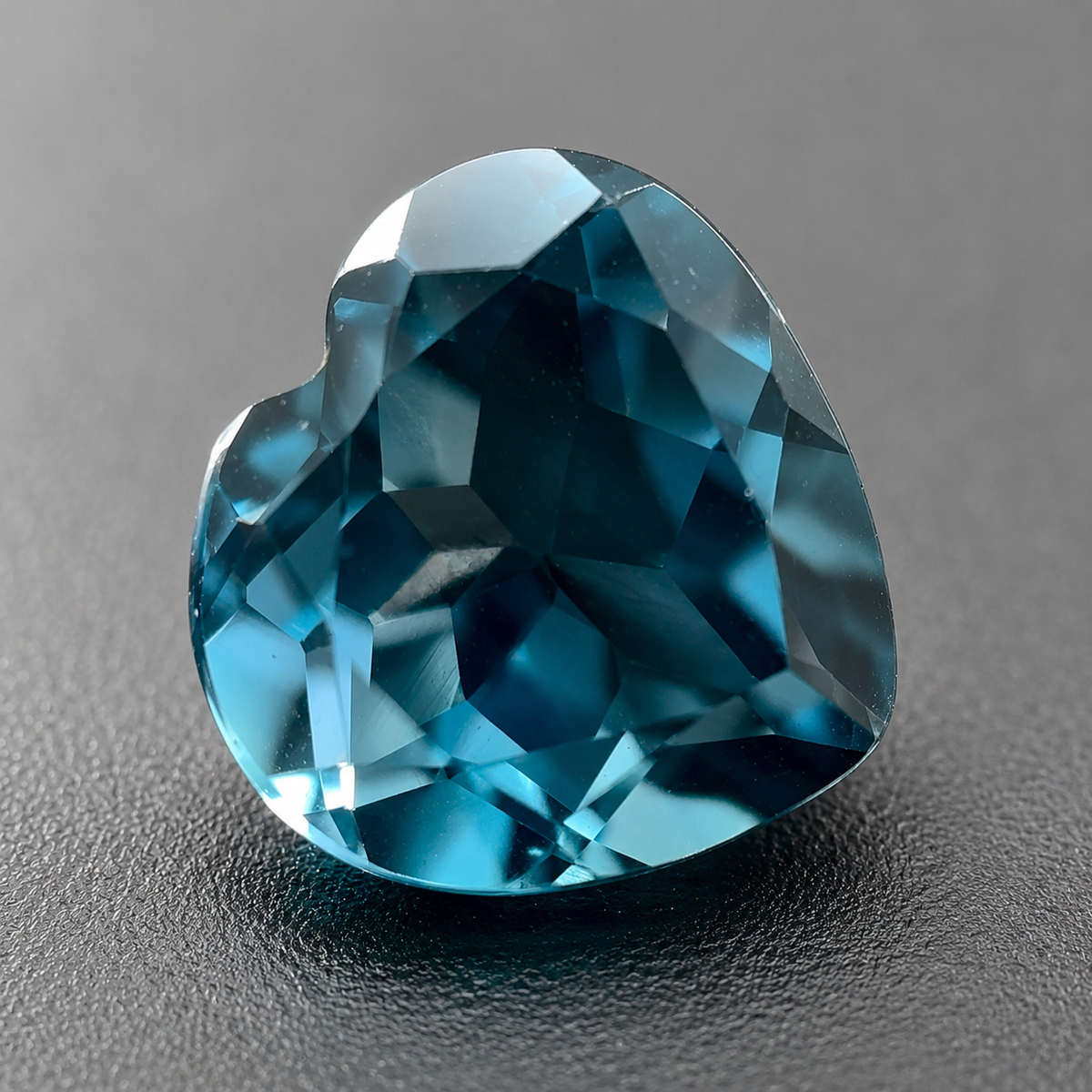 Topazio London Cuore 2.45ct – Pietra Preziosa per Gioielleria