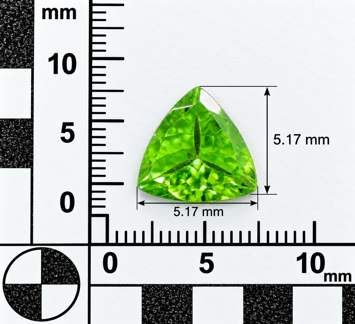 Tsavorite Naturale Trillion 0.50ct – Gemma Rara Verde per Gioielleria